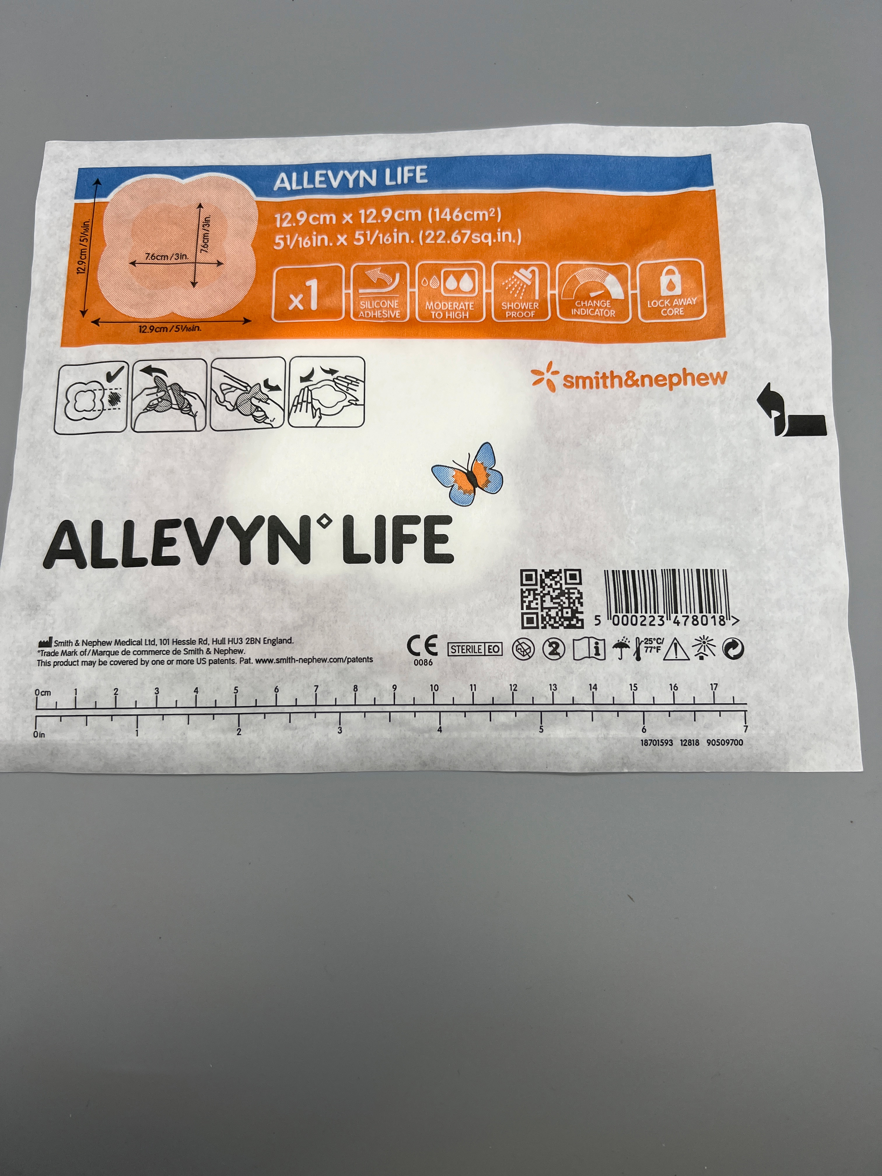 Silicone wound contact layer minimizes trauma to the wound and pain to the patient during dressing changes while allowing the dressing to be repositioned